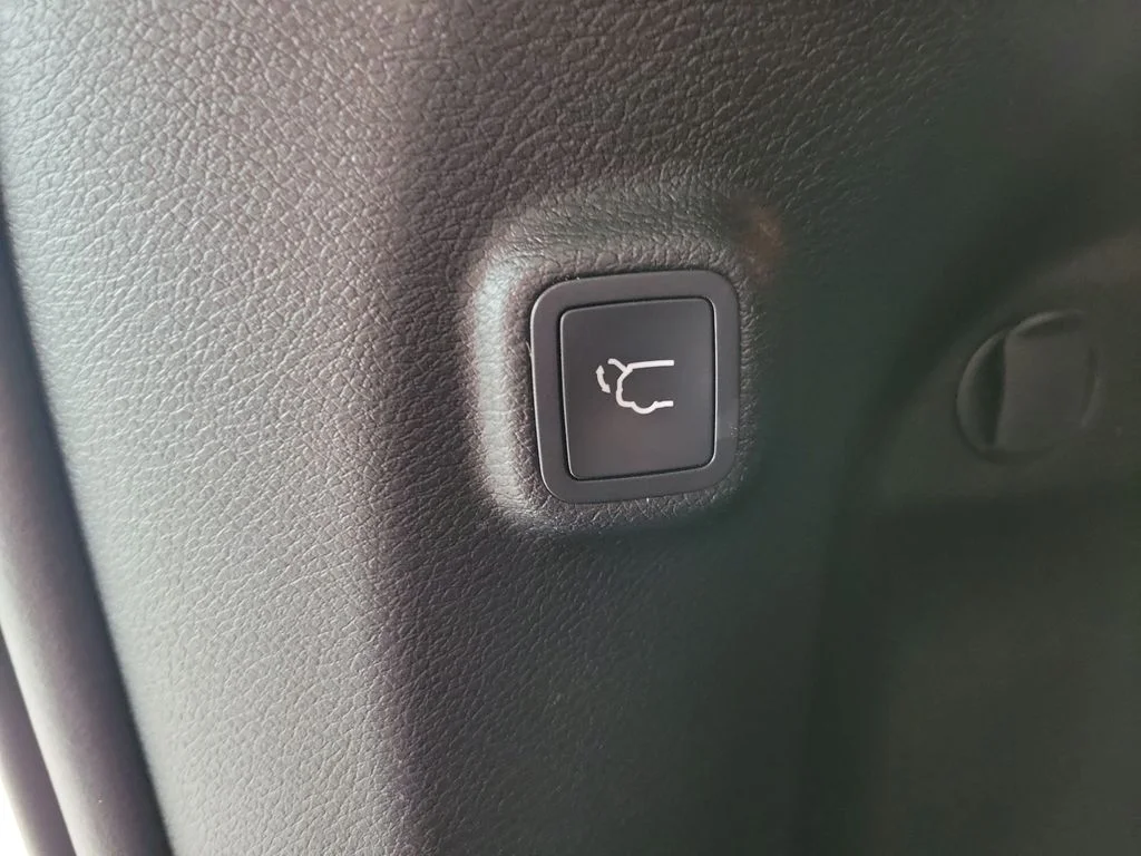 Used 2022 White Jeep Trailhawk image 14