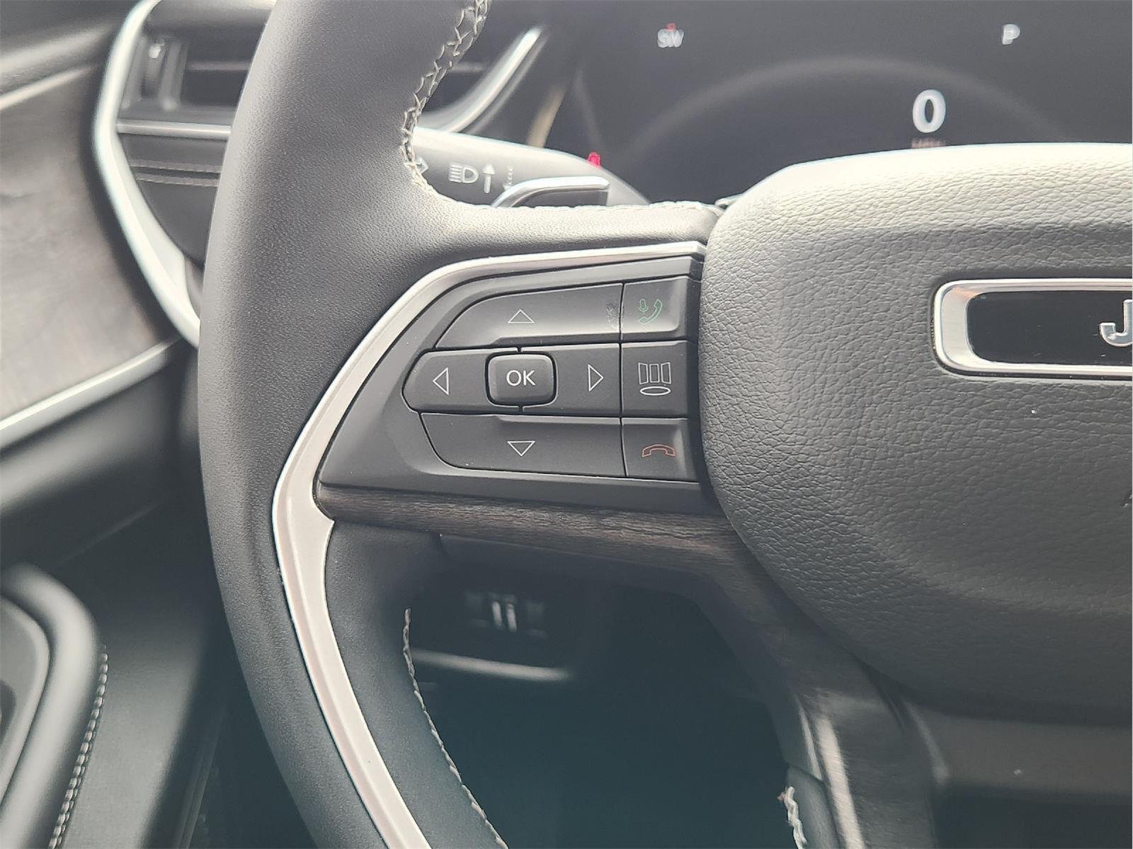 2025 Jeep Grand Cherokee L photo 29 of 35