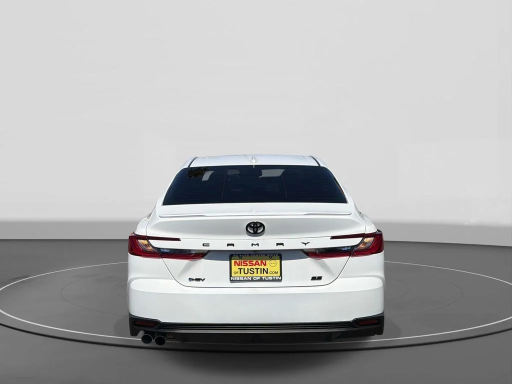 Used 2026 Ice Cap Toyota SE image 5