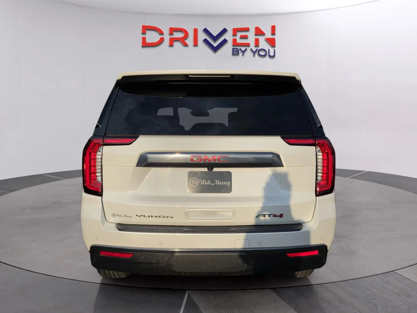 Used 2024 White Frost Tricoat GMC AT4 image 4