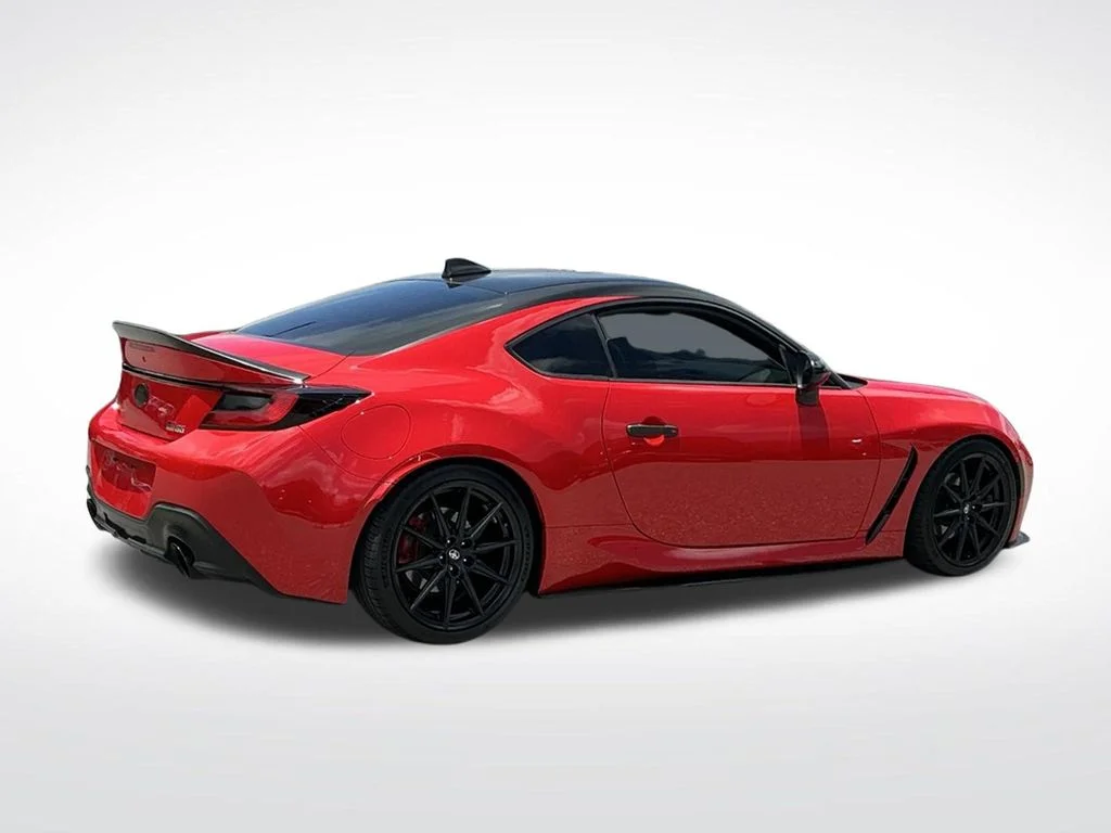 Used 2023  Toyota Premium image 12