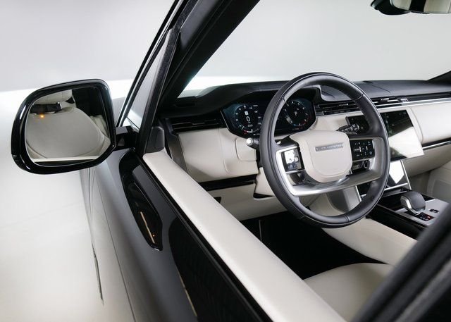New 2026 Santorini Black Land Rover SE image 21