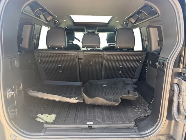 Used 2024 Black Land Rover X-Dynamic SE image 18