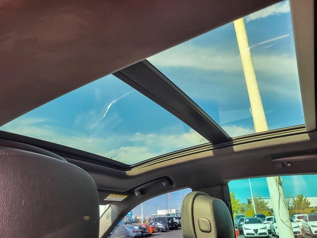 2022 MASERATI LEVANTE - Image 11