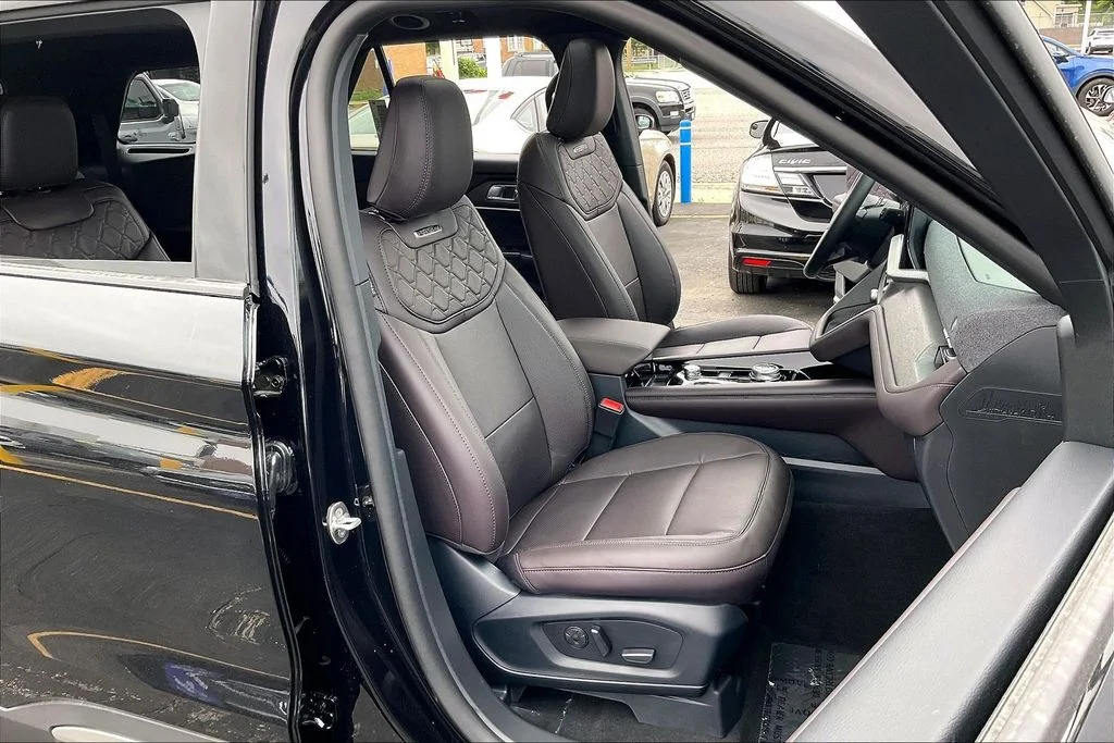 New 2026 Agate Black Metallic Ford Platinum™ image 6