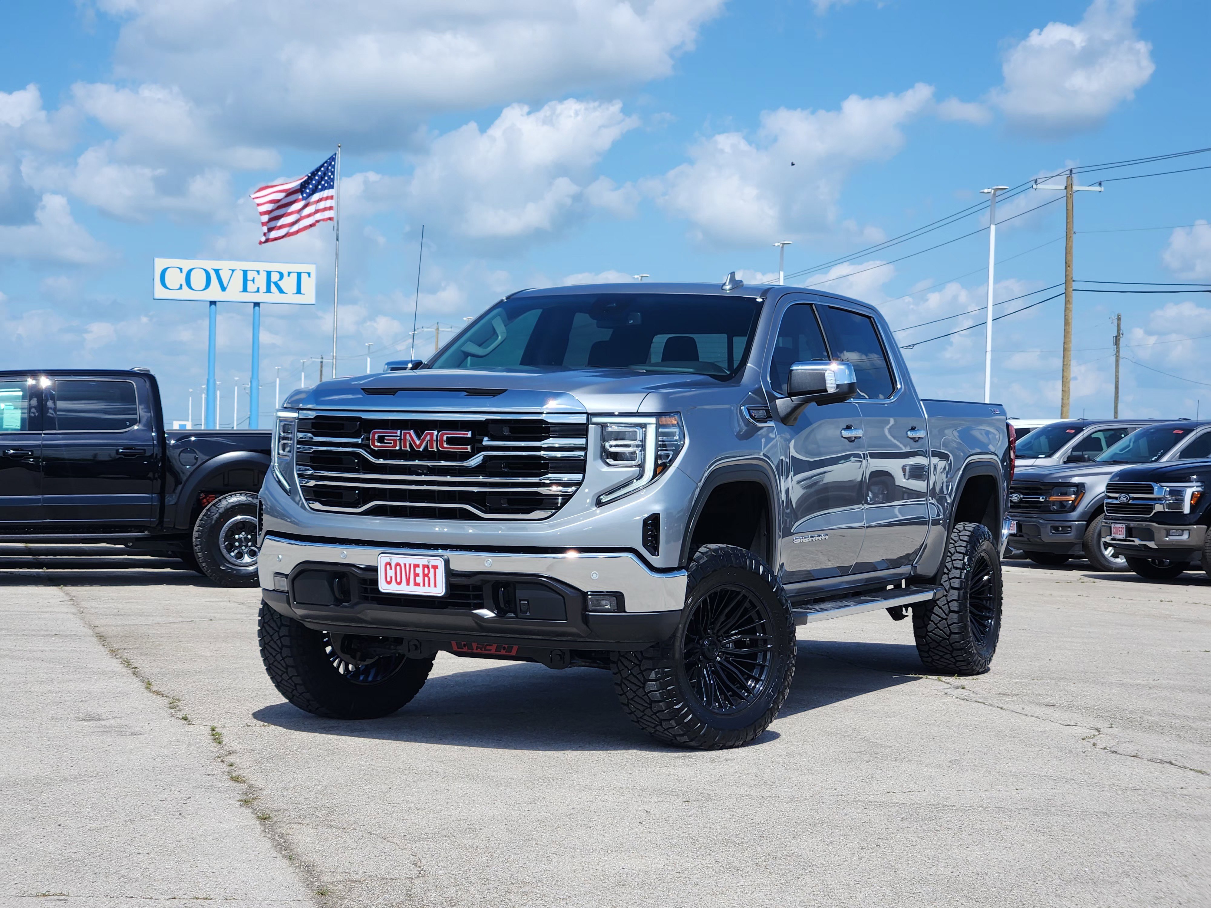 2026 GMC Sierra 4WD Crew Cab Short Box SLT's photo