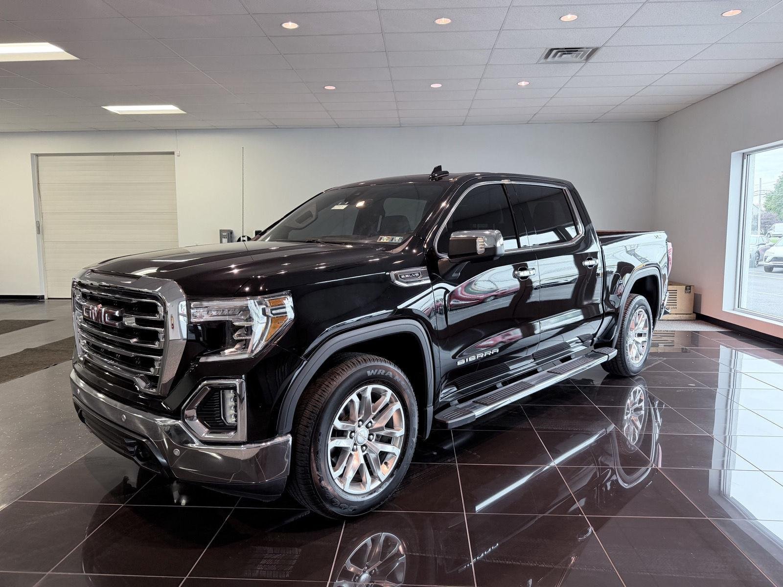 Used 2021 ONYX BLACK GMC SLT image 2