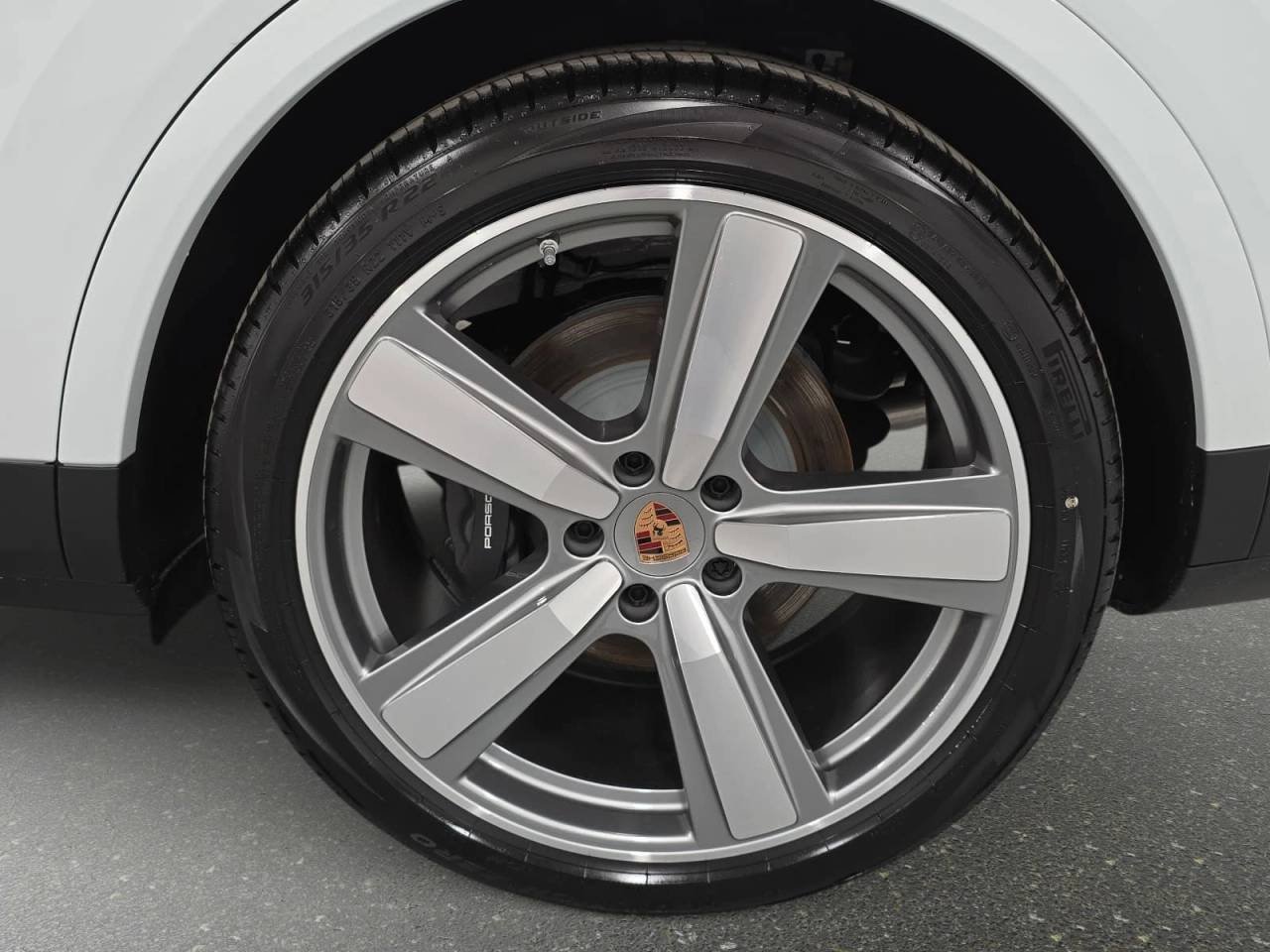 New 2026 Carrara White Metallic Porsche E-Hybrid image 29