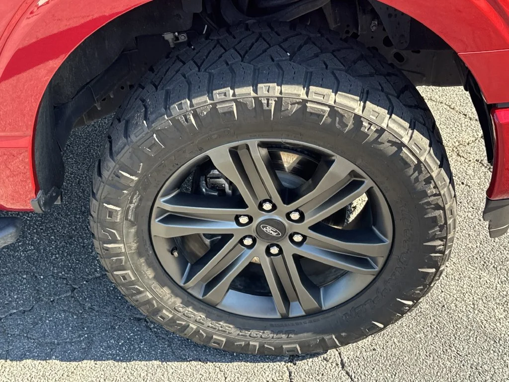 Used 2022 Red Ford XLT image 12