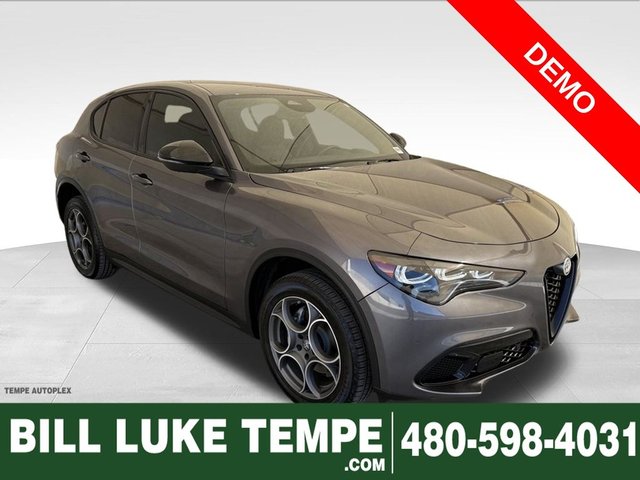 2025 Alfa Romeo Stelvio Base