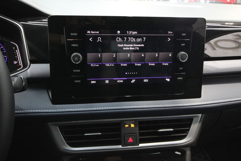 2025 Volkswagen Taos SEL - Photo 22