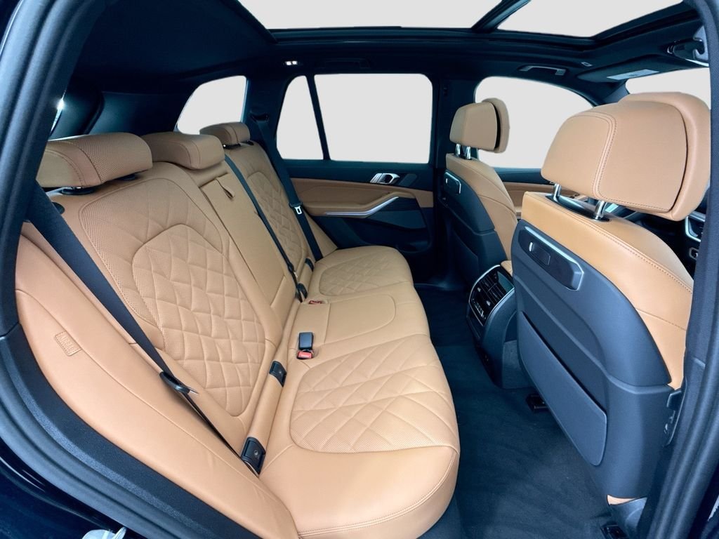 New 2026 Carbon Black Metallic BMW xDrive50e image 21
