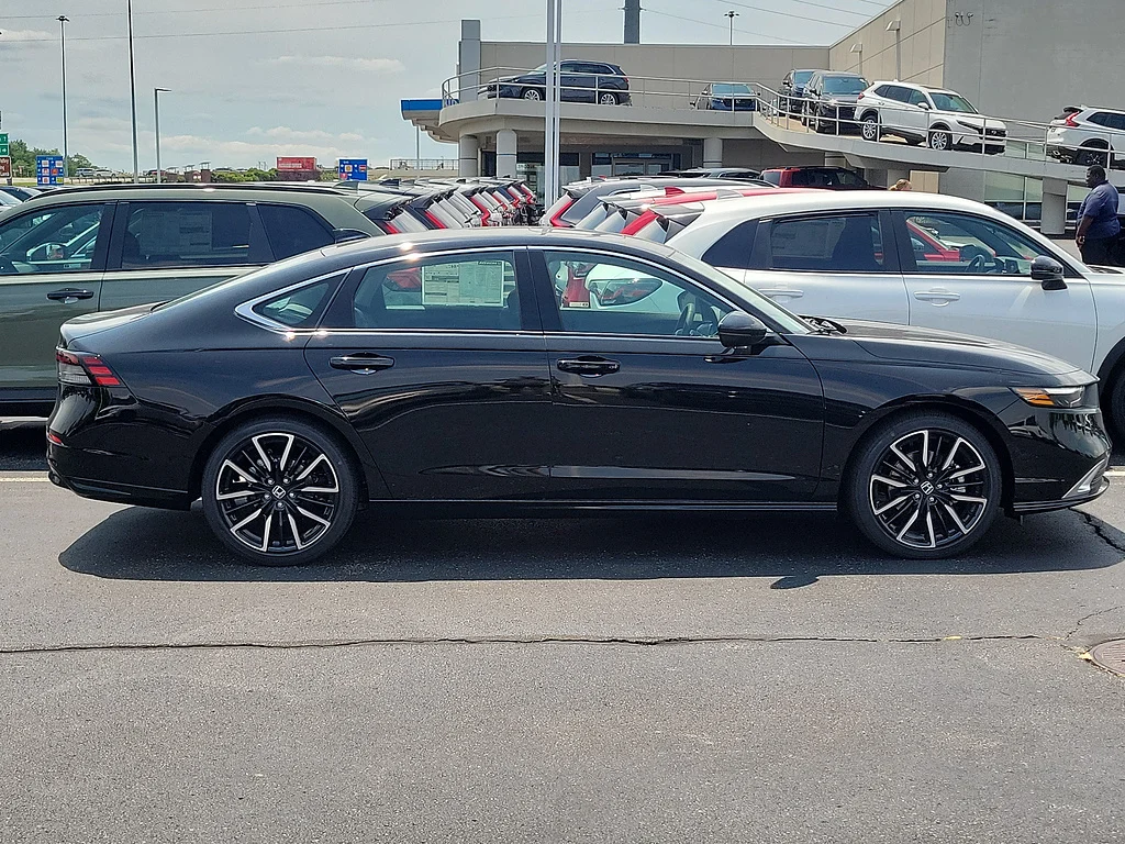 New 2026 Crystal Black Pearl Honda Touring image 19