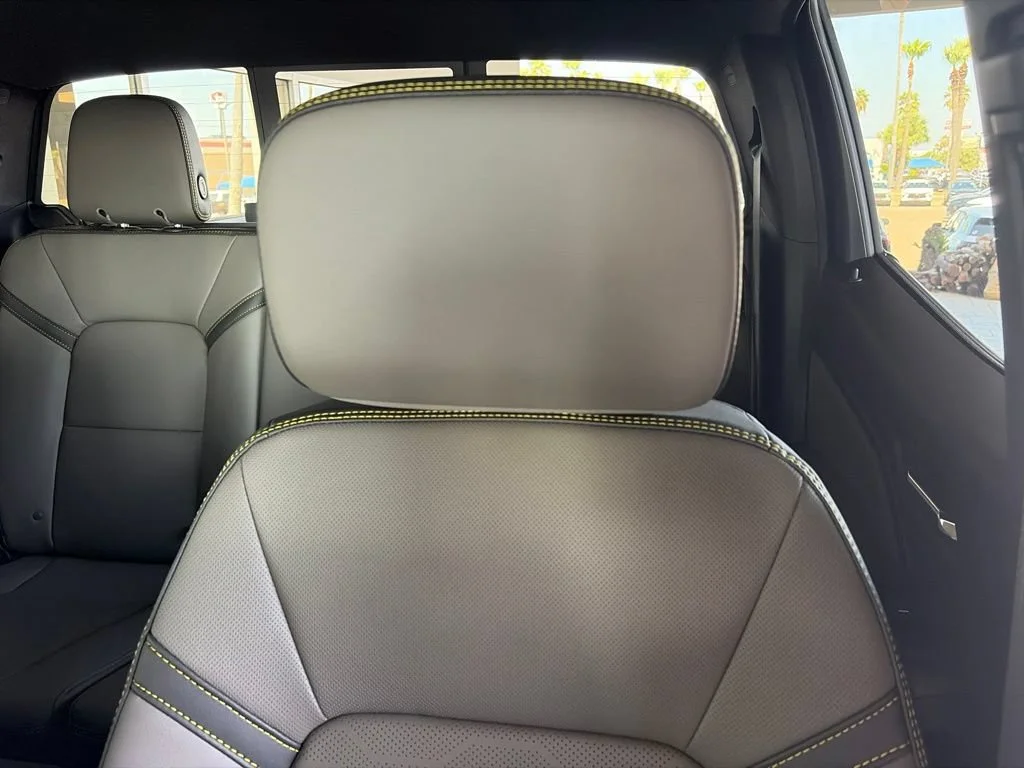 2026 Chevrolet Colorado ZR2 - Photo 17