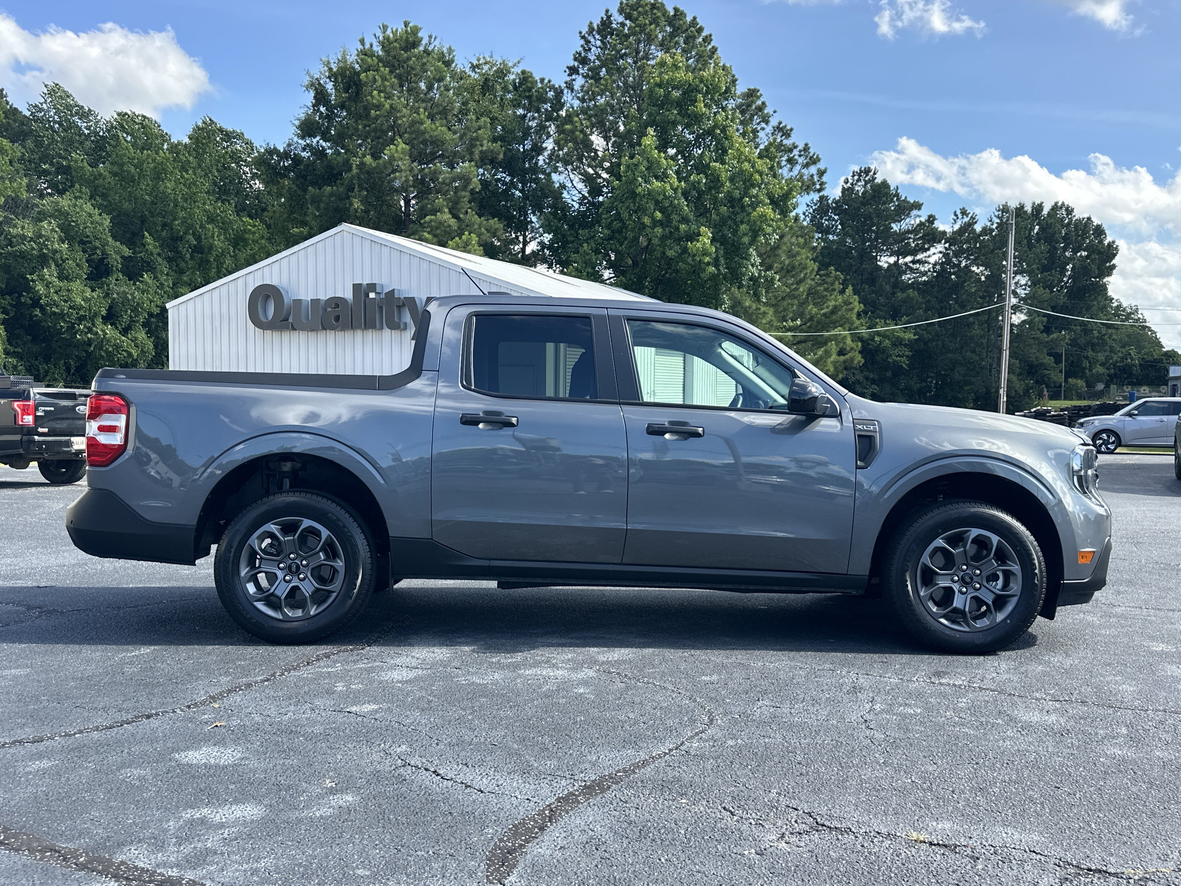 Used 2025 CARBONIZED GRAY Ford XLT image 9