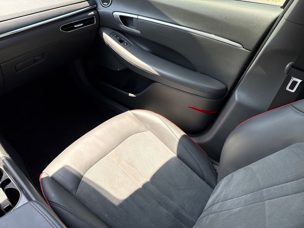 Used 2022 Gray Hyundai SEL Plus image 15