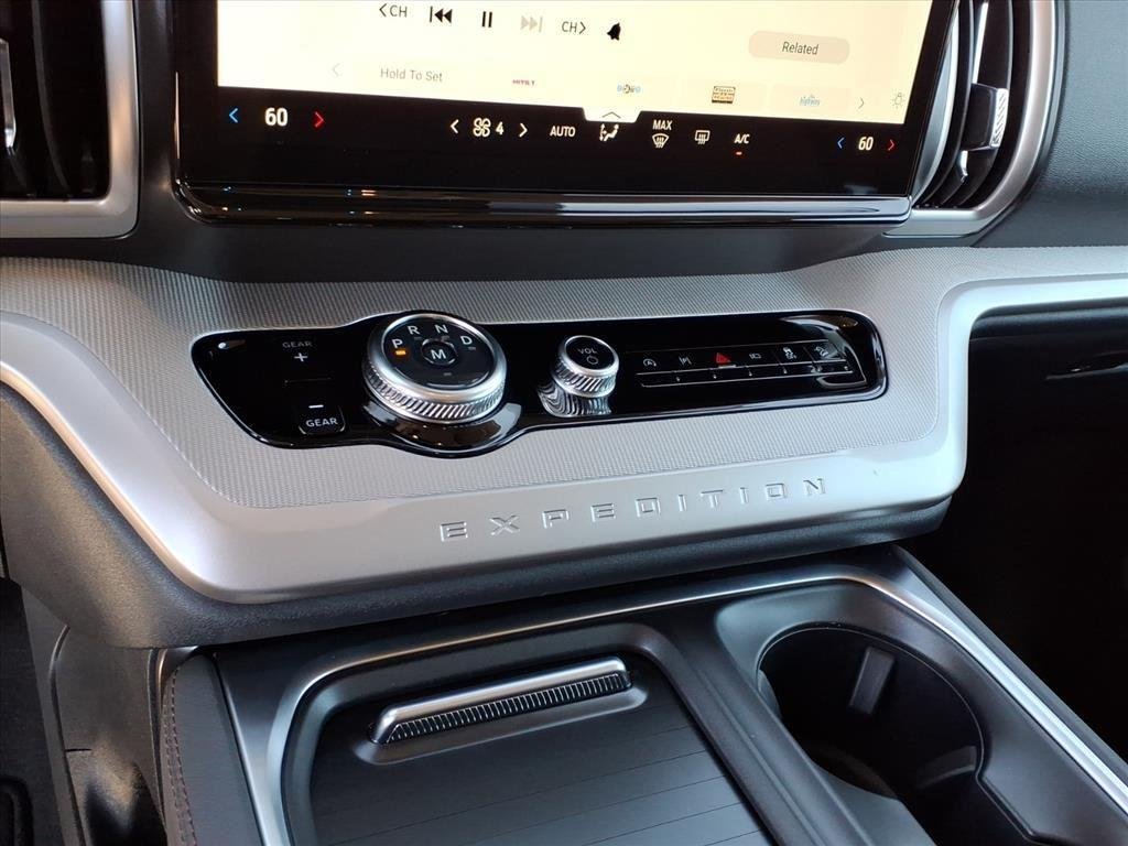 New 2025 Oxford White Ford Active image 11