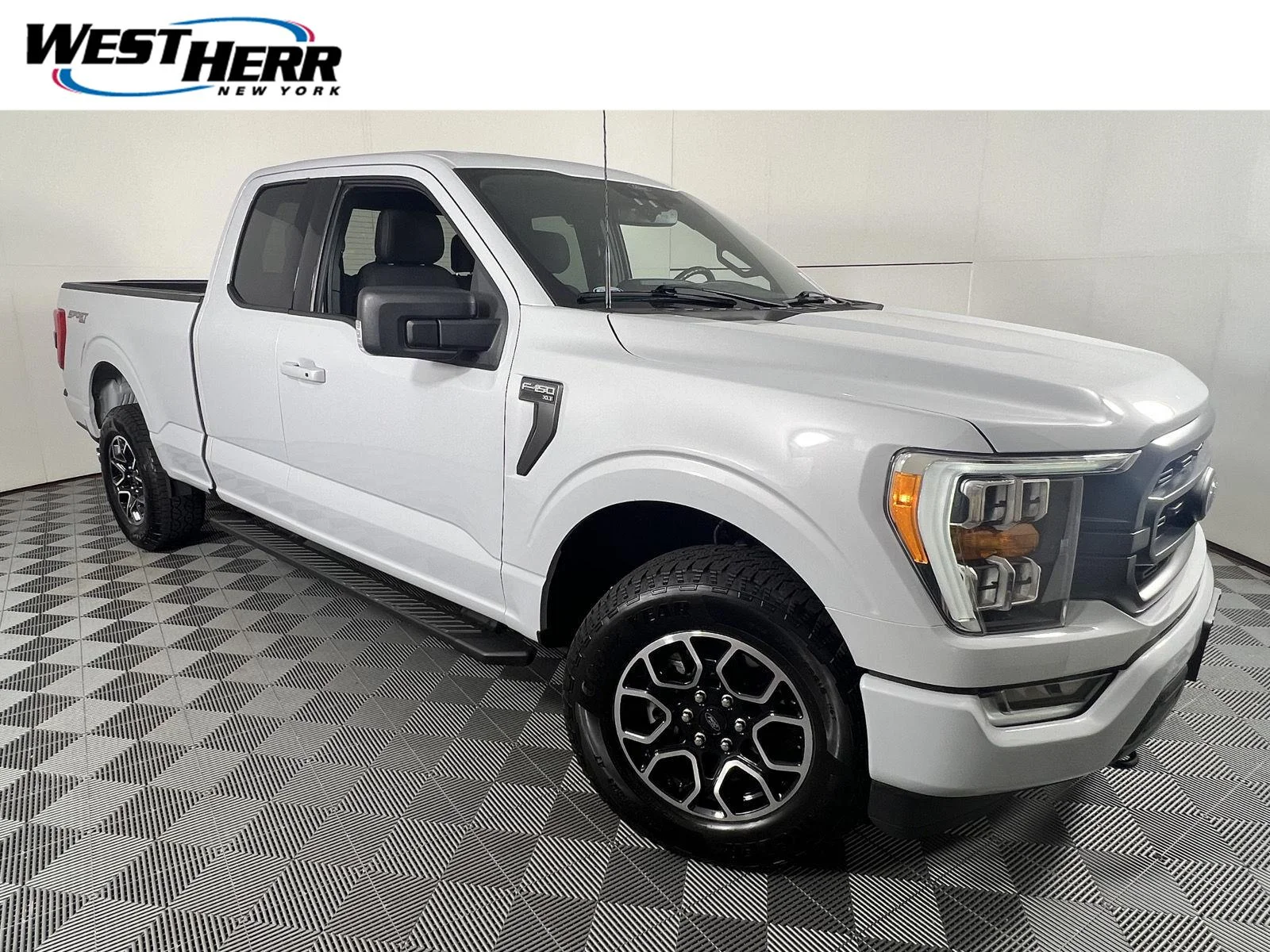 Used 2021 Space White Ford XLT image 1