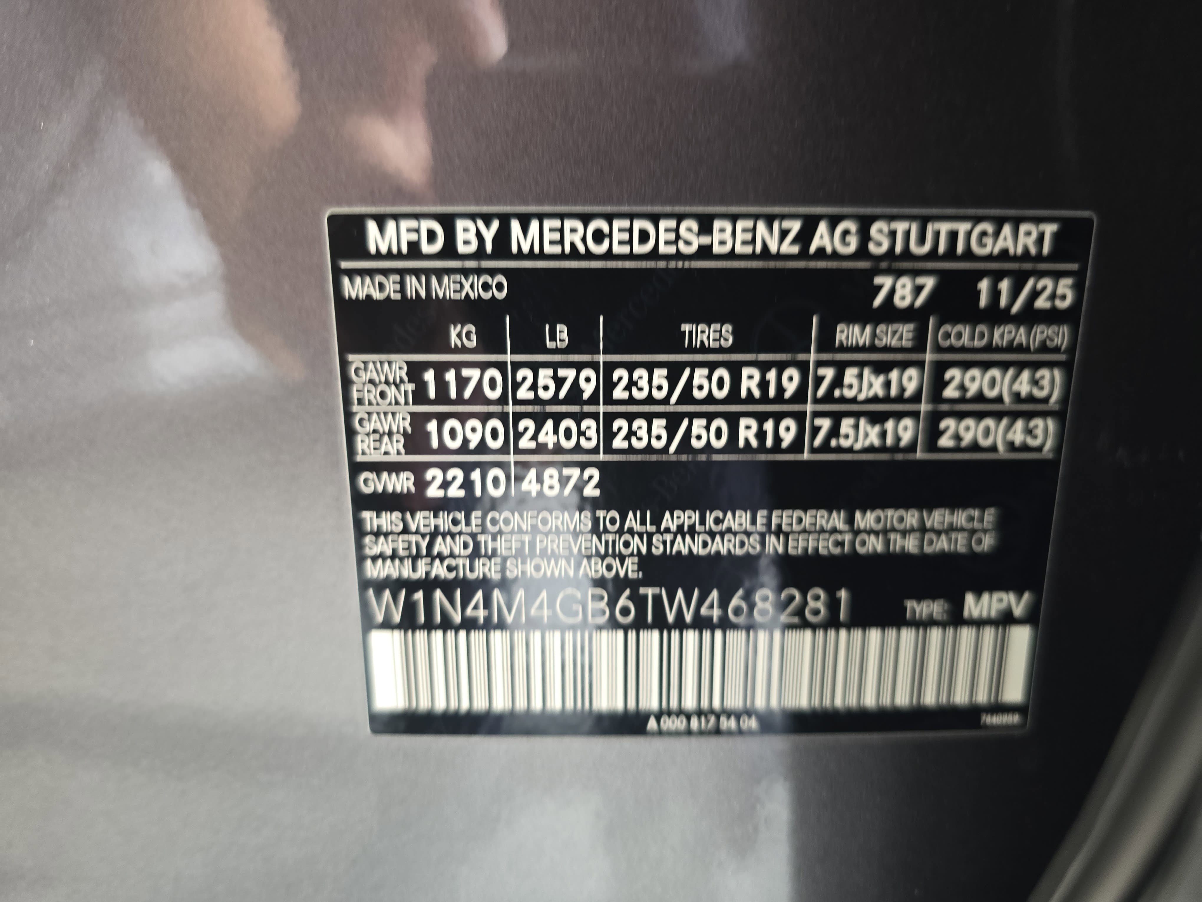 New 2026 Mountain Grey Metallic Mercedes-Benz GLB250 image 37