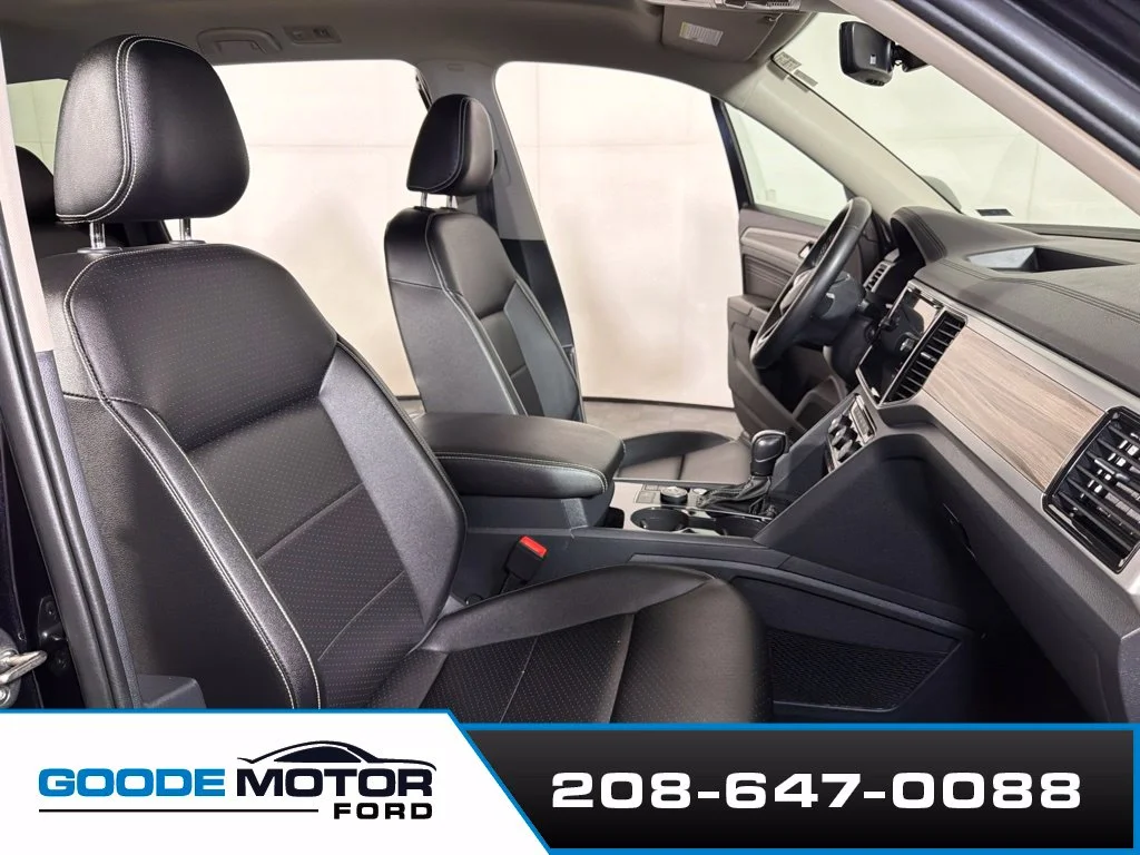 Certified Used 2023 Deep Black Pearl Effect Volkswagen SEL image 24