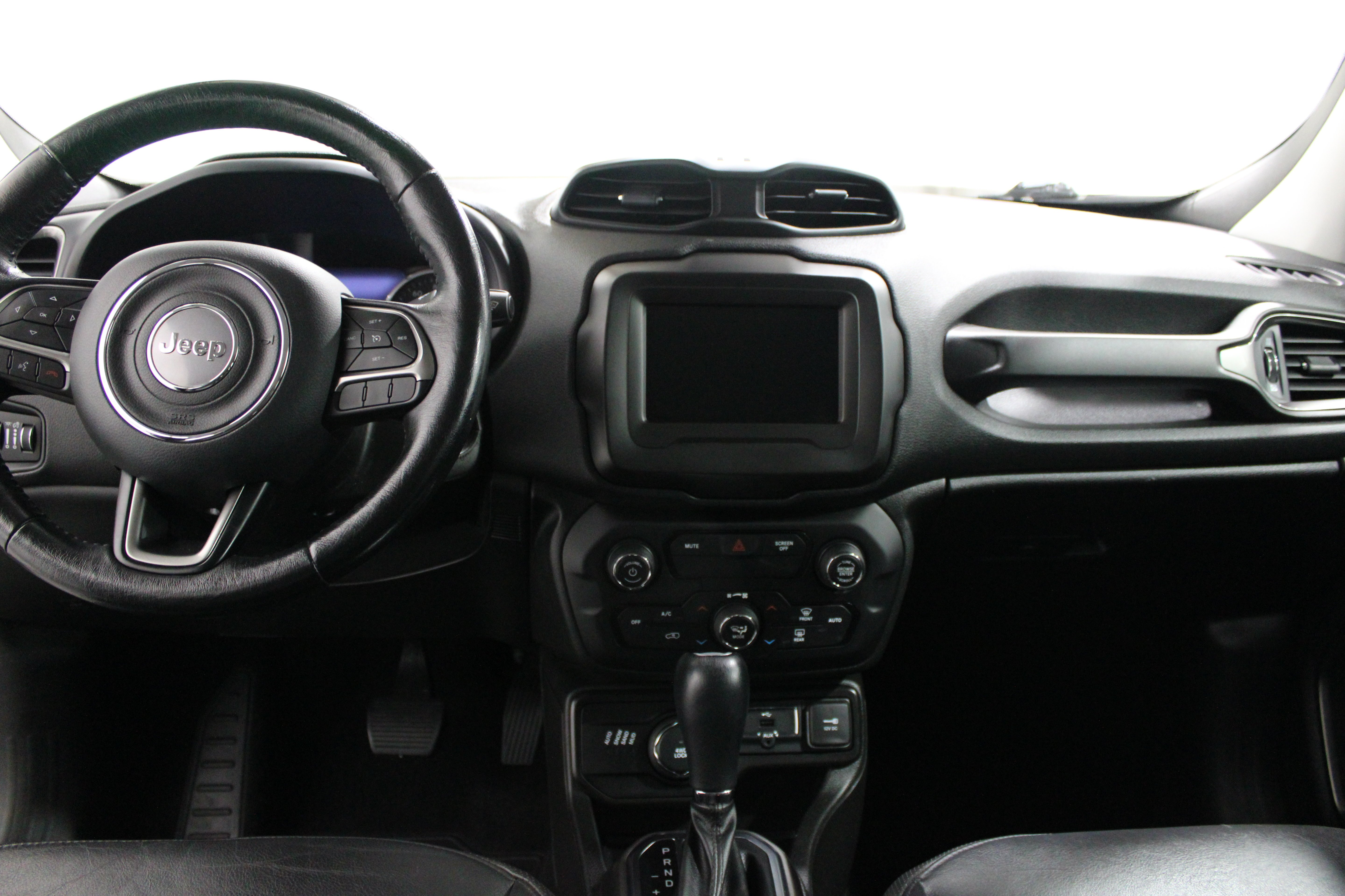 Used 2020 Alpine White Clearcoat Jeep Limited image 2