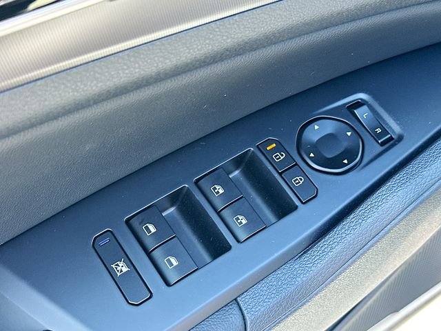 New 2026 Wolf Gray Kia EX image 17