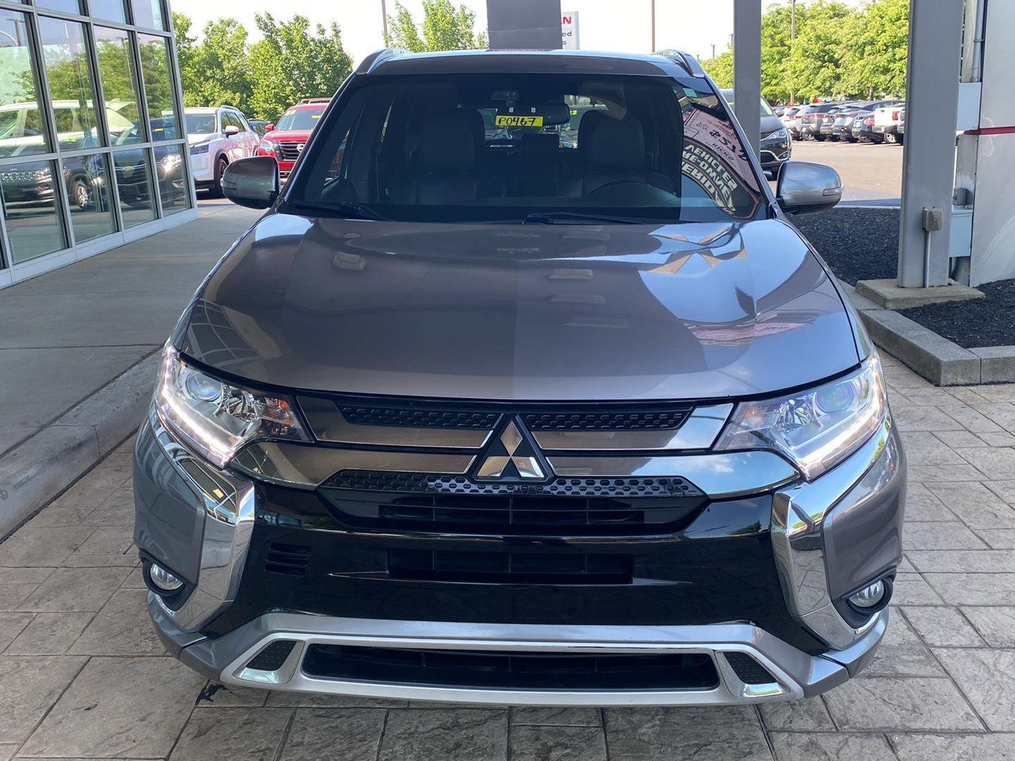 Used 2022 Mercury Gray Metallic Mitsubishi SEL image 2