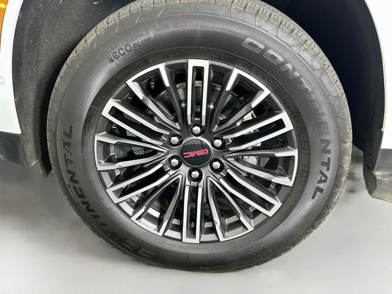 Used 2026 Summit White GMC Elevation image 34