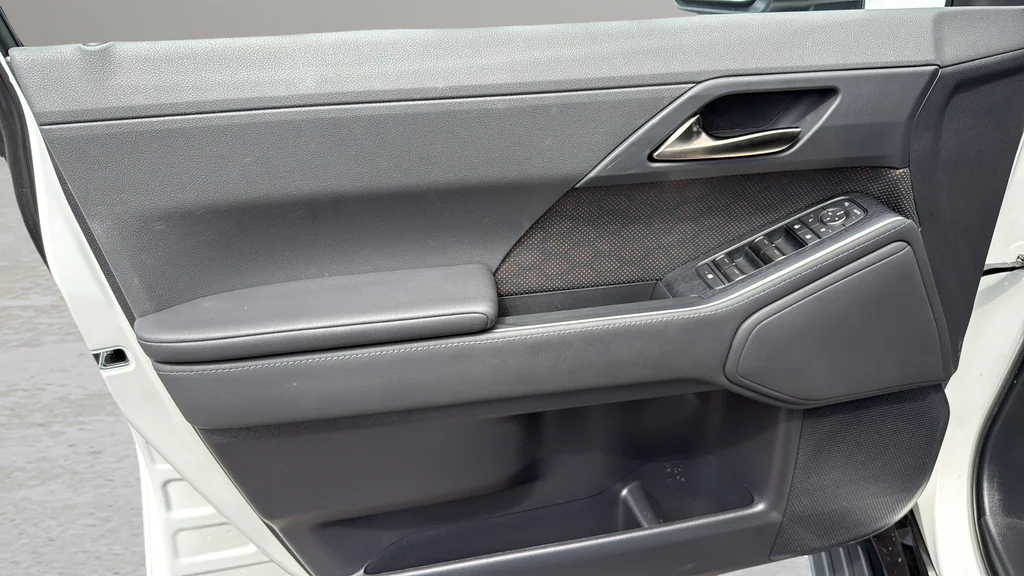 Certified Used 2025 White Lexus 550 Premium+ image 10