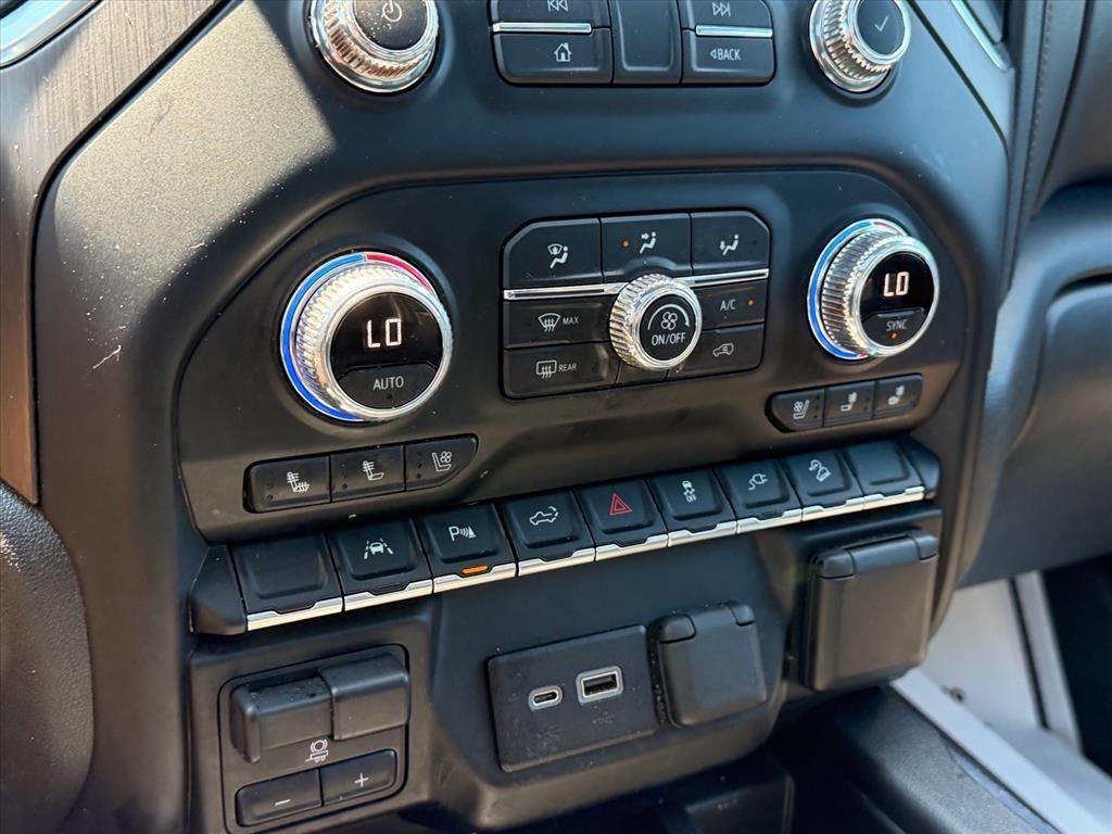 Used 2022 Onyx Black GMC AT4 image 19