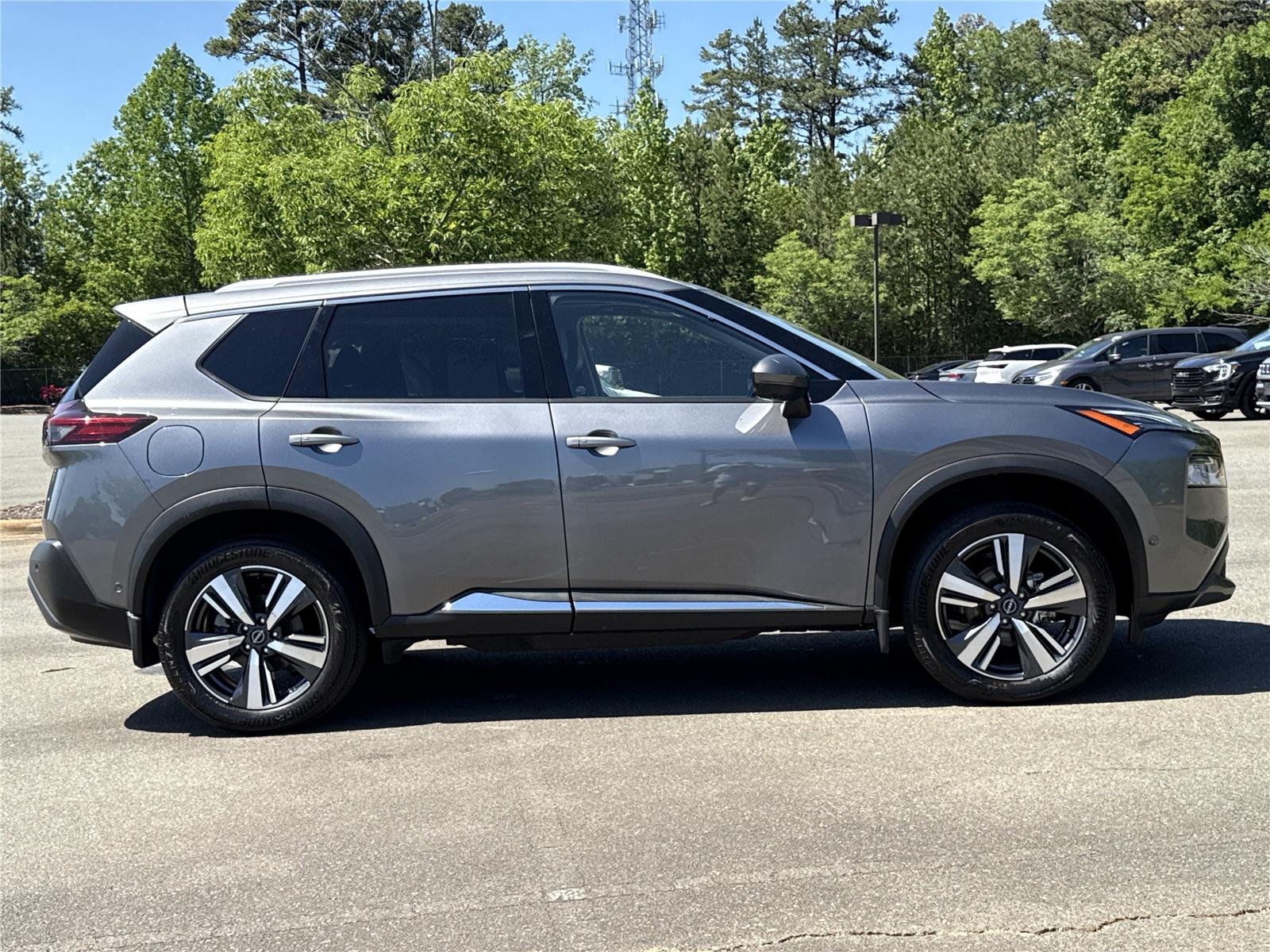 Used 2023 Gun Metallic Nissan SL image 30