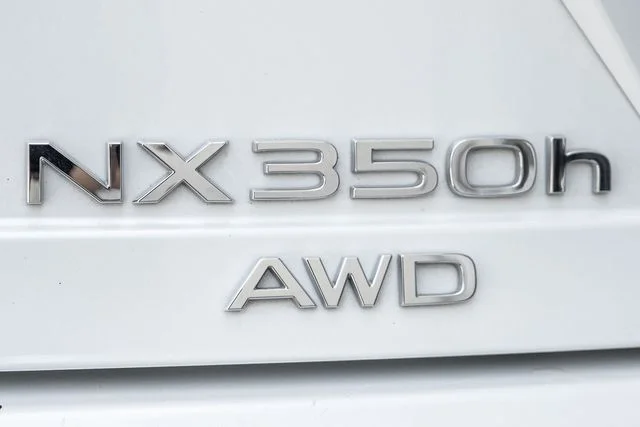 Used 2025 Eminent White Pearl Lexus 350h Luxury image 6