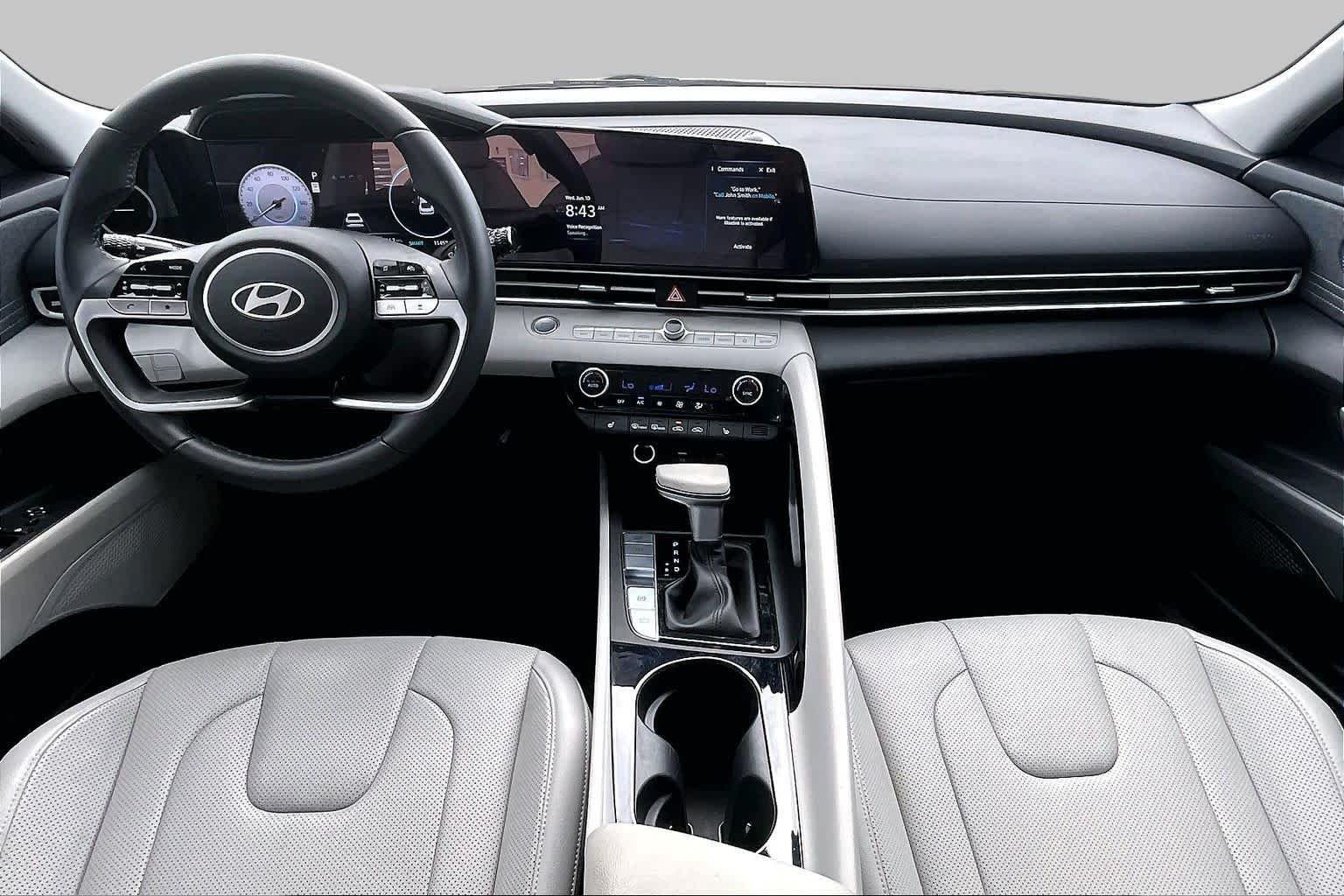 2025 Hyundai Elantra Limited - Photo 28