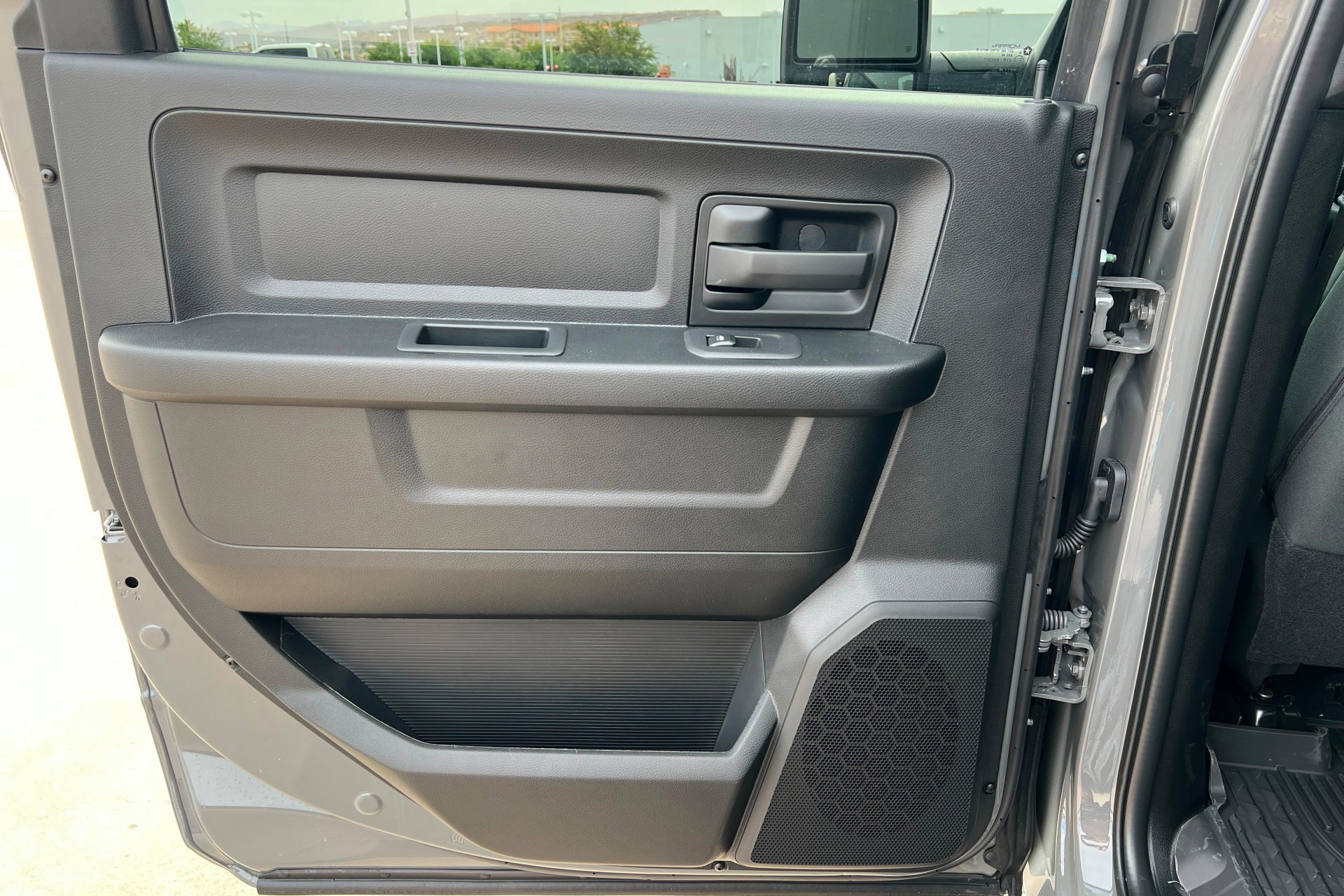 New 2026 Ceramic Gray Clear-Coat Exterior Paint RAM Black Express image 19