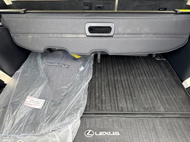 Used 2020 White Lexus 460 image 10