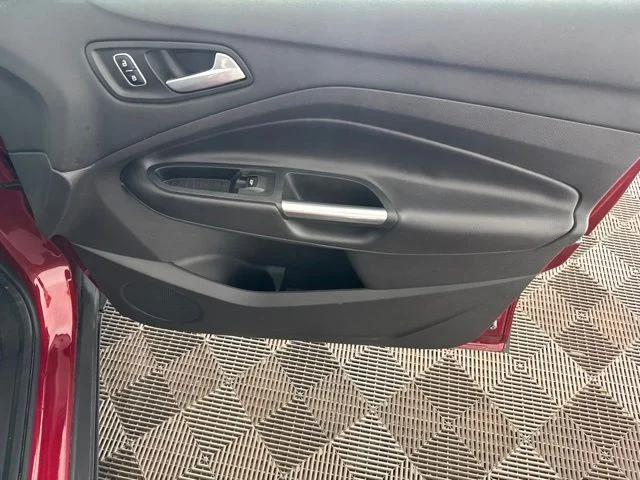 Used 2017 Red Ford SE image 23