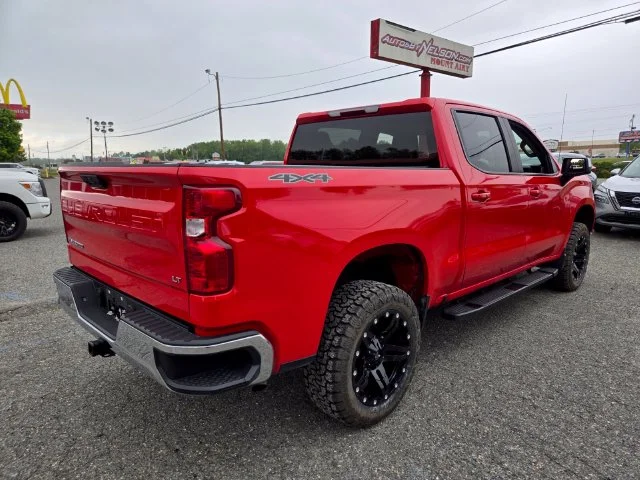 Used 2025 Red Chevrolet LT image 9