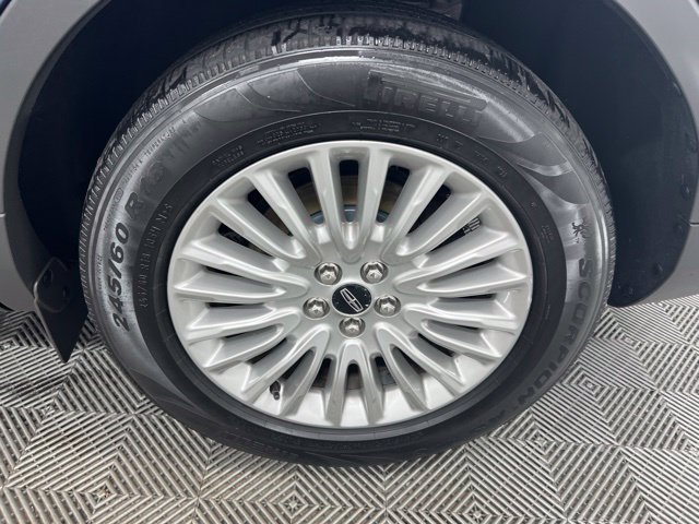 Used 2019 Blue Lincoln Standard image 10
