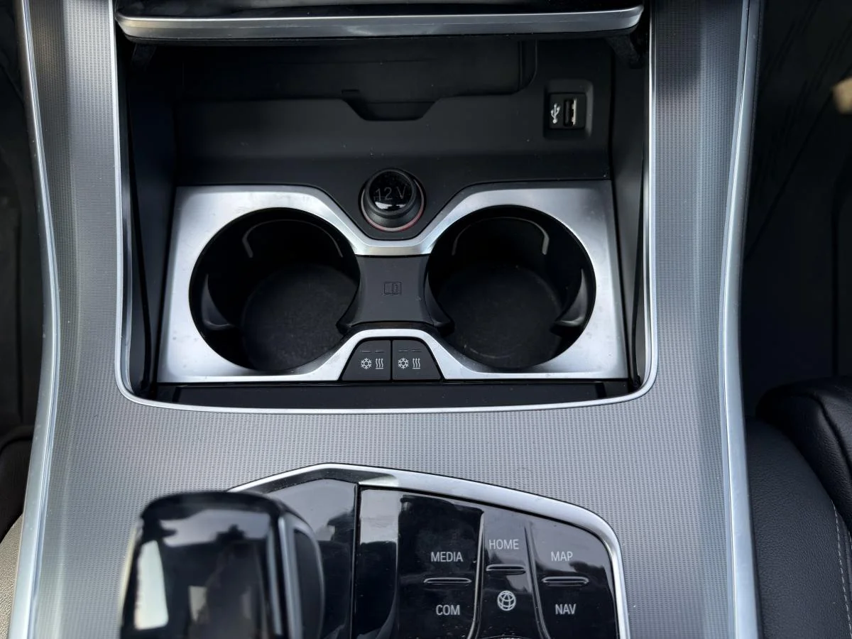 Used 2019 Black BMW xDrive50i Sports Activity Vehicle image 28