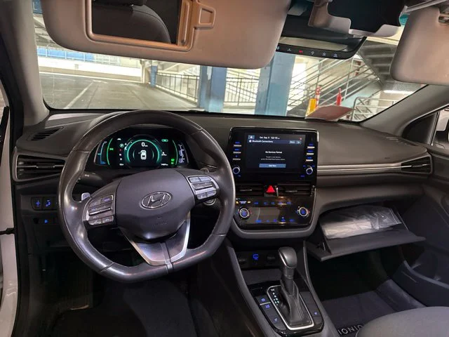 Used 2022 White Hyundai SEL image 7