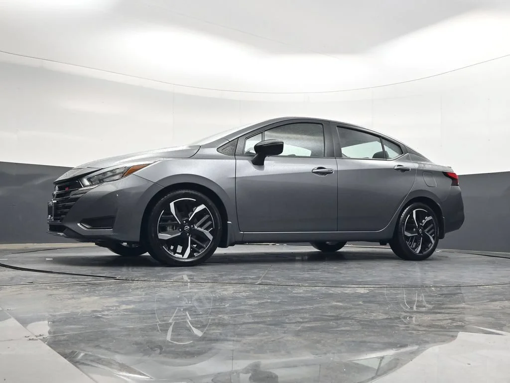 Used 2024 Gun Metallic Nissan 1.6 SR image 31