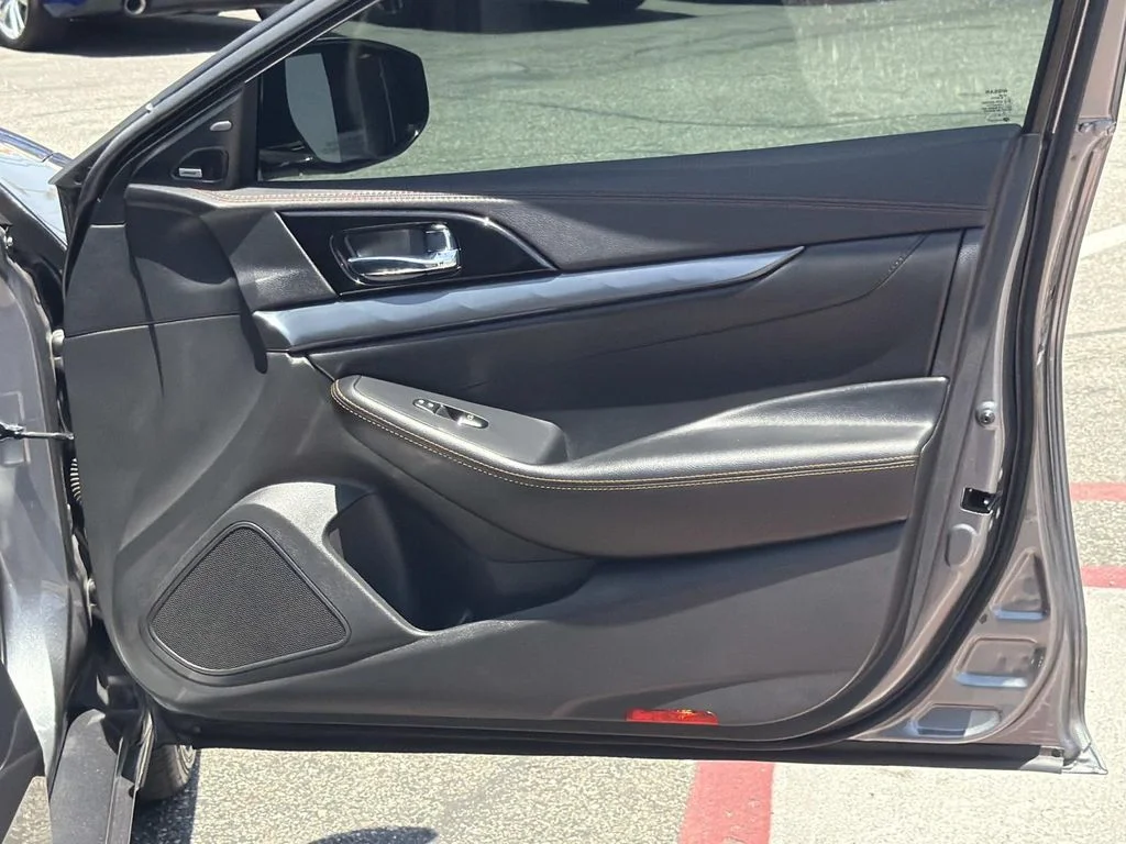 Certified Used 2020 GUN METALLIC Nissan SR image 33