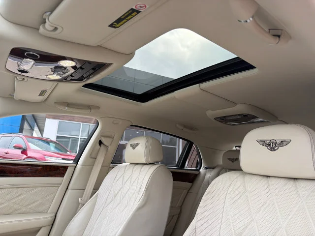 Used 2014 Blue Bentley W12 image 33