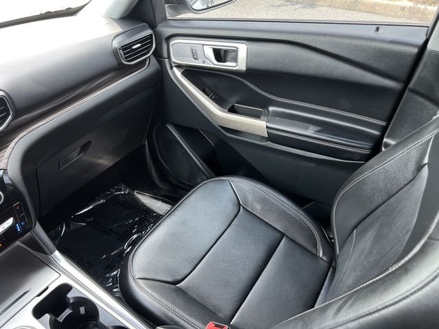 Used 2023 Silver Ford Limited image 17