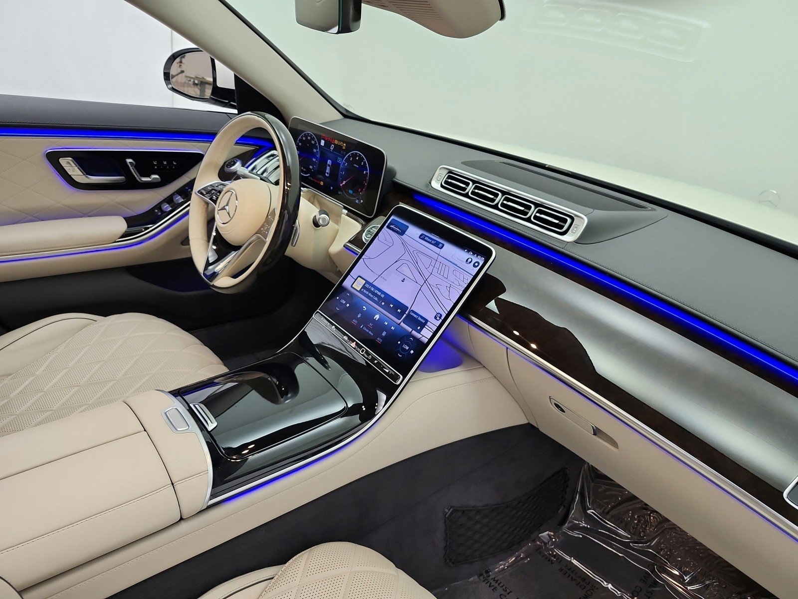 Certified Used 2021 designo Diamond White Mercedes-Benz S 580 4MATIC® Sedan image 19