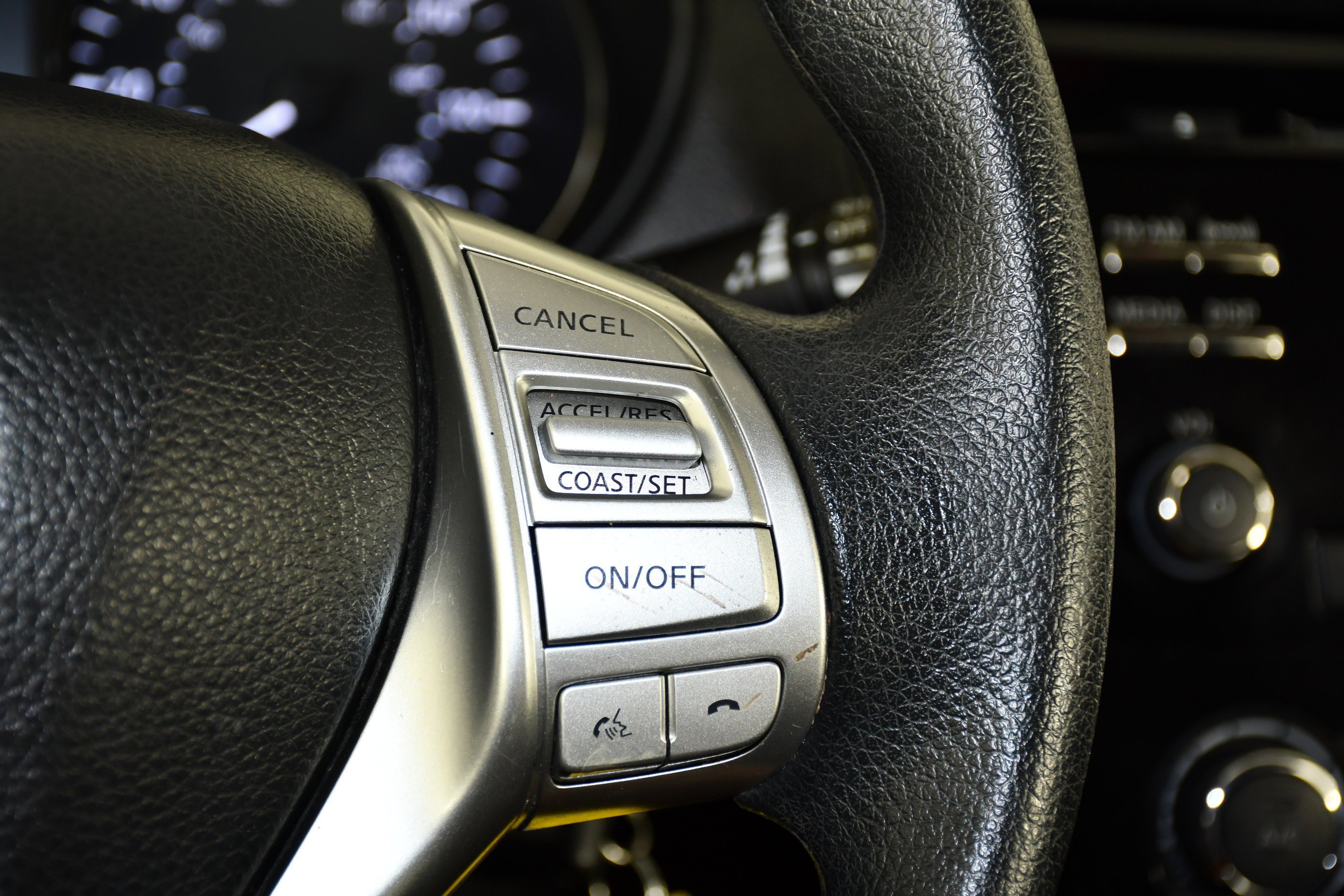 Used 2015 Glacier White Nissan S image 21