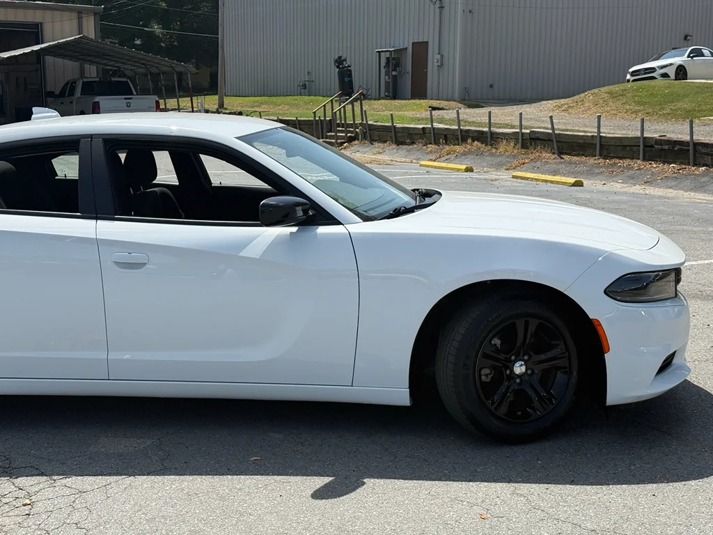 Used 2023 White Knuckle Clearcoat Dodge SXT image 10