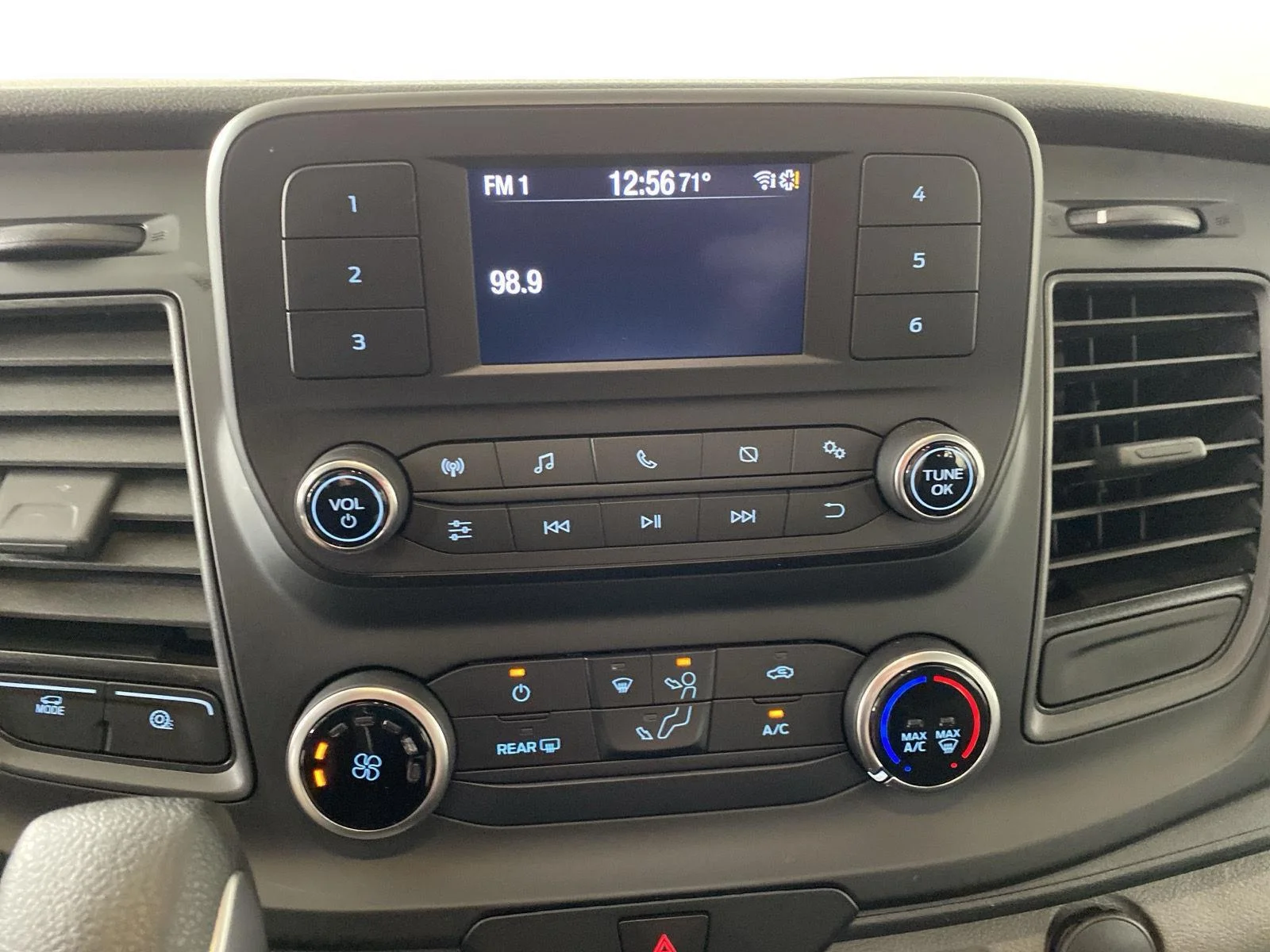 Used 2025 Oxford White Ford Base image 18