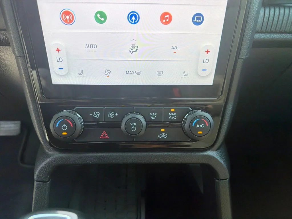 Certified Used 2024 Oxford White Ford XLT image 26