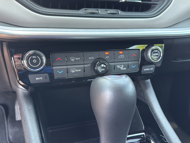 Used 2025 Red Jeep Limited image 28